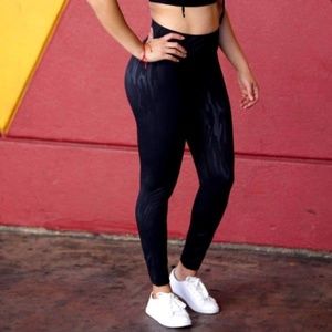 GRRRL FIRE ONYX LEGGINGS, Size Amanda/Heather